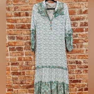 R. Vivimos Floral Dress Size Medium New!